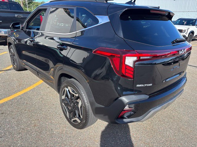 Used 2024 Fusion Black Kia SX image 7