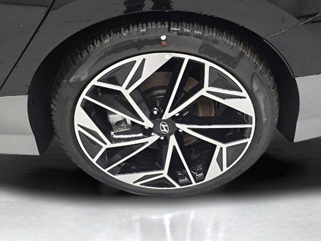 New 2025 Black Hyundai SEL image 31