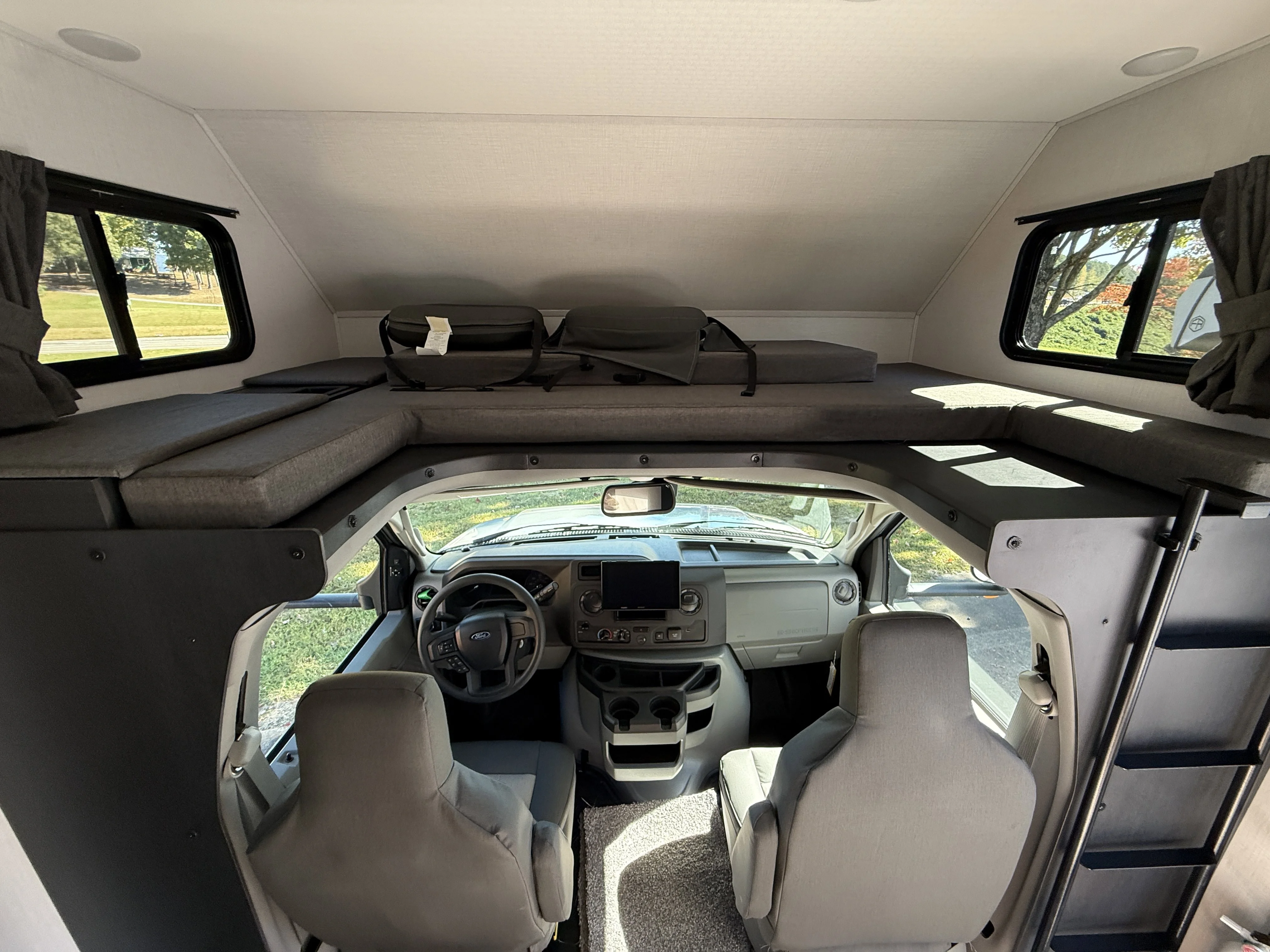 2026 Ford E-Series Cutaway Base - Photo 31
