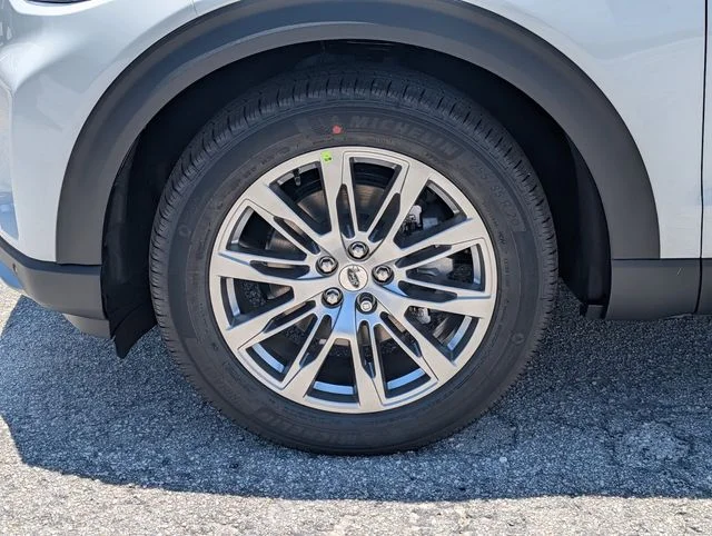New 2026 Star White Metallic Tri-Coat Ford Platinum™ image 11