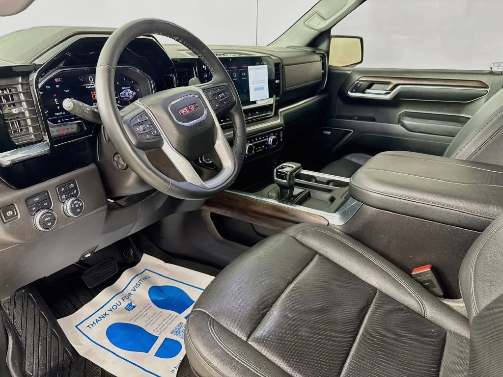 Used 2024 Downpour Metallic GMC SLT image 10