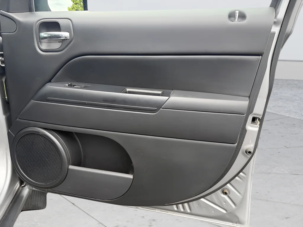 Used 2016 Silver Jeep Sport image 23