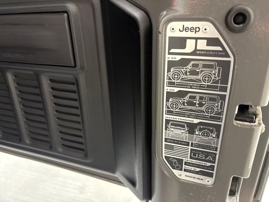 Used 2021 Gray Jeep Unlimited Rubicon 392 image 24