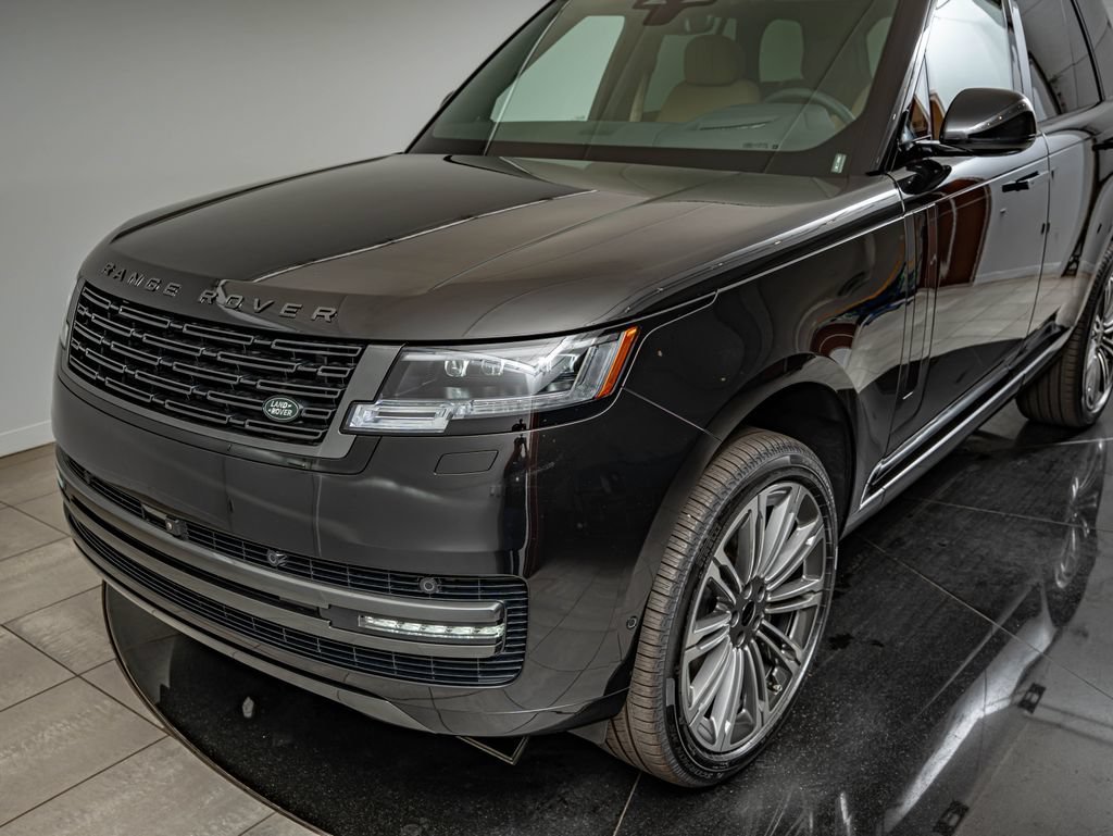 New 2026 Santorini Black Land Rover SE image 14