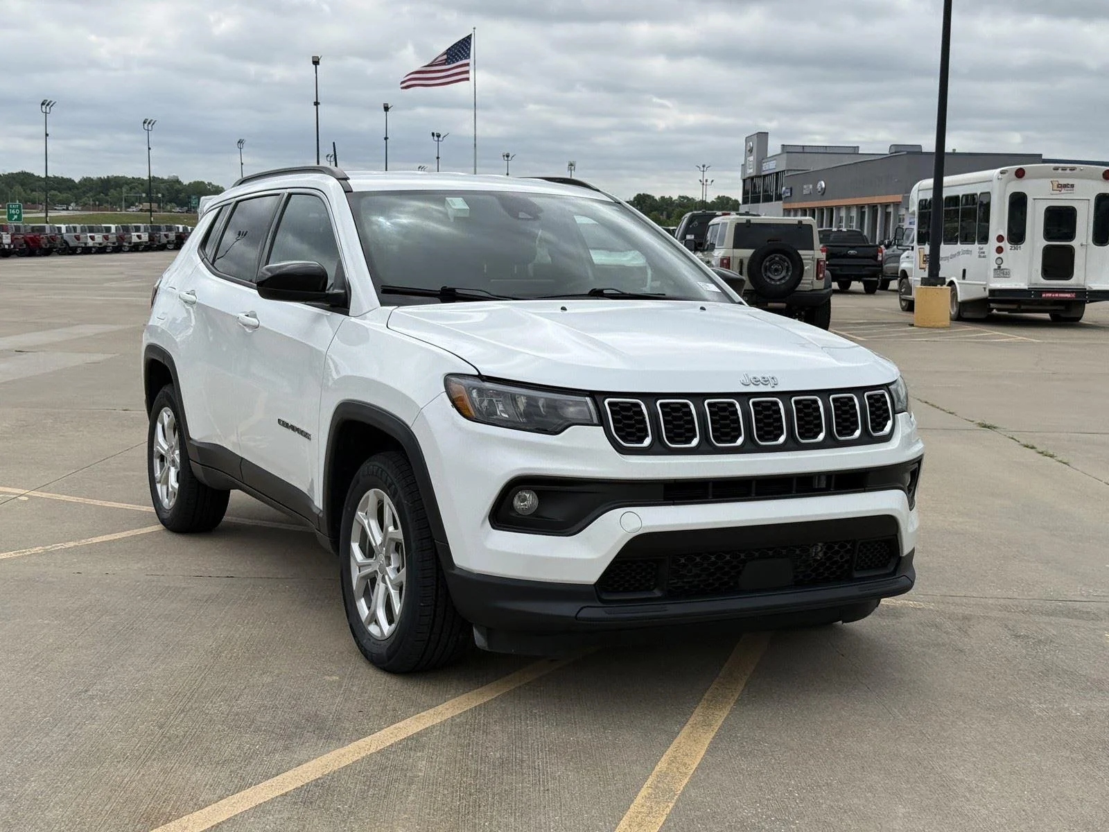 Used 2024 Jeep Compass Latitude with VIN 3C4NJDBN0RT119251 for sale in Kansas City