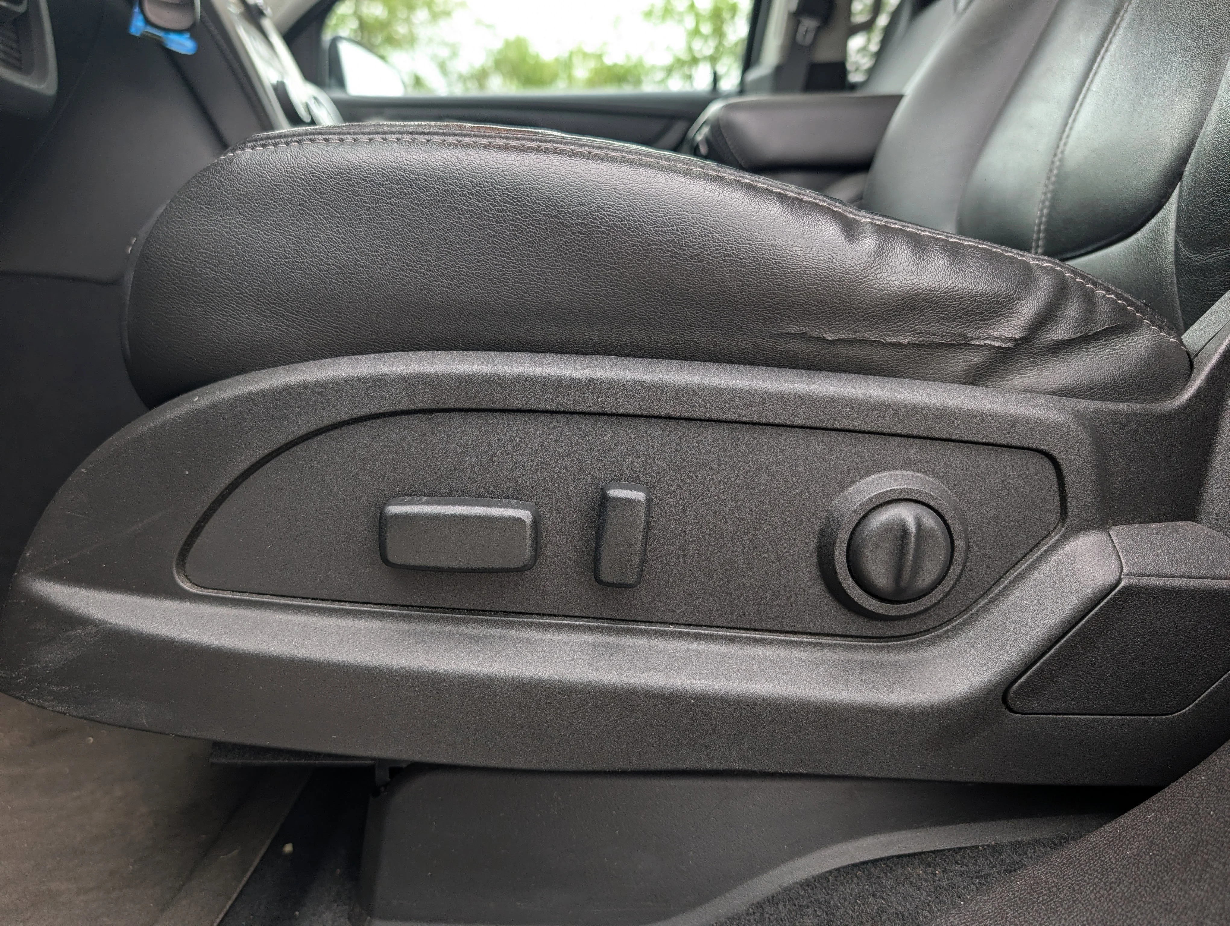 Used 2017 Ebony Twilight Metallic GMC Limited image 21