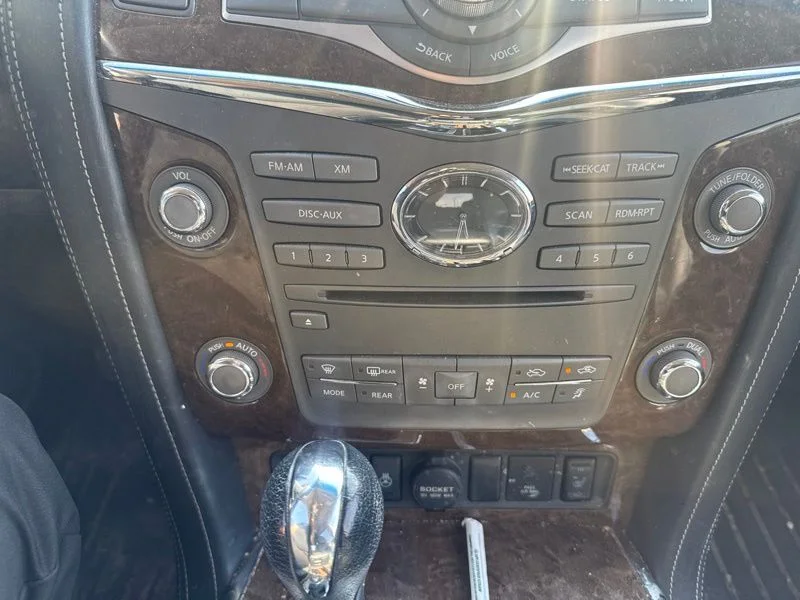 Used 2017 Black INFINITI Base image 16