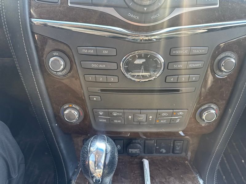 Used 2017 Black INFINITI Base image 16