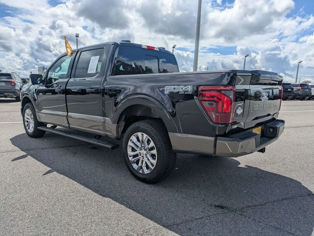 Used 2025 Agate Black Metallic Ford King Ranch image 7