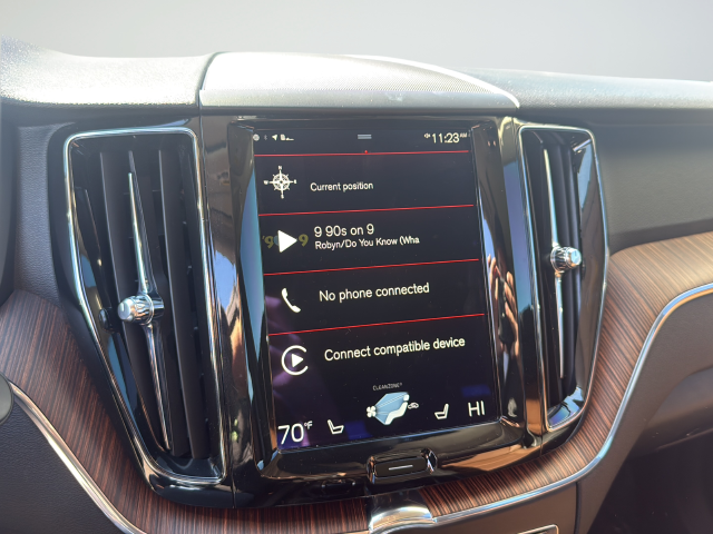 Used 2018 Blue Volvo T5 Momentum image 13