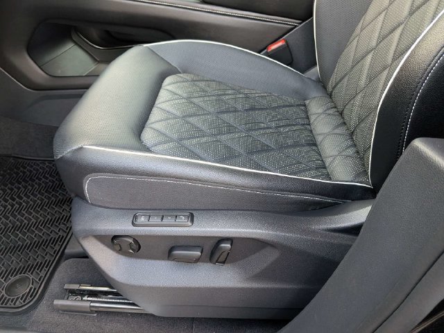 Used 2026  Volkswagen SEL Premium R-Line image 23