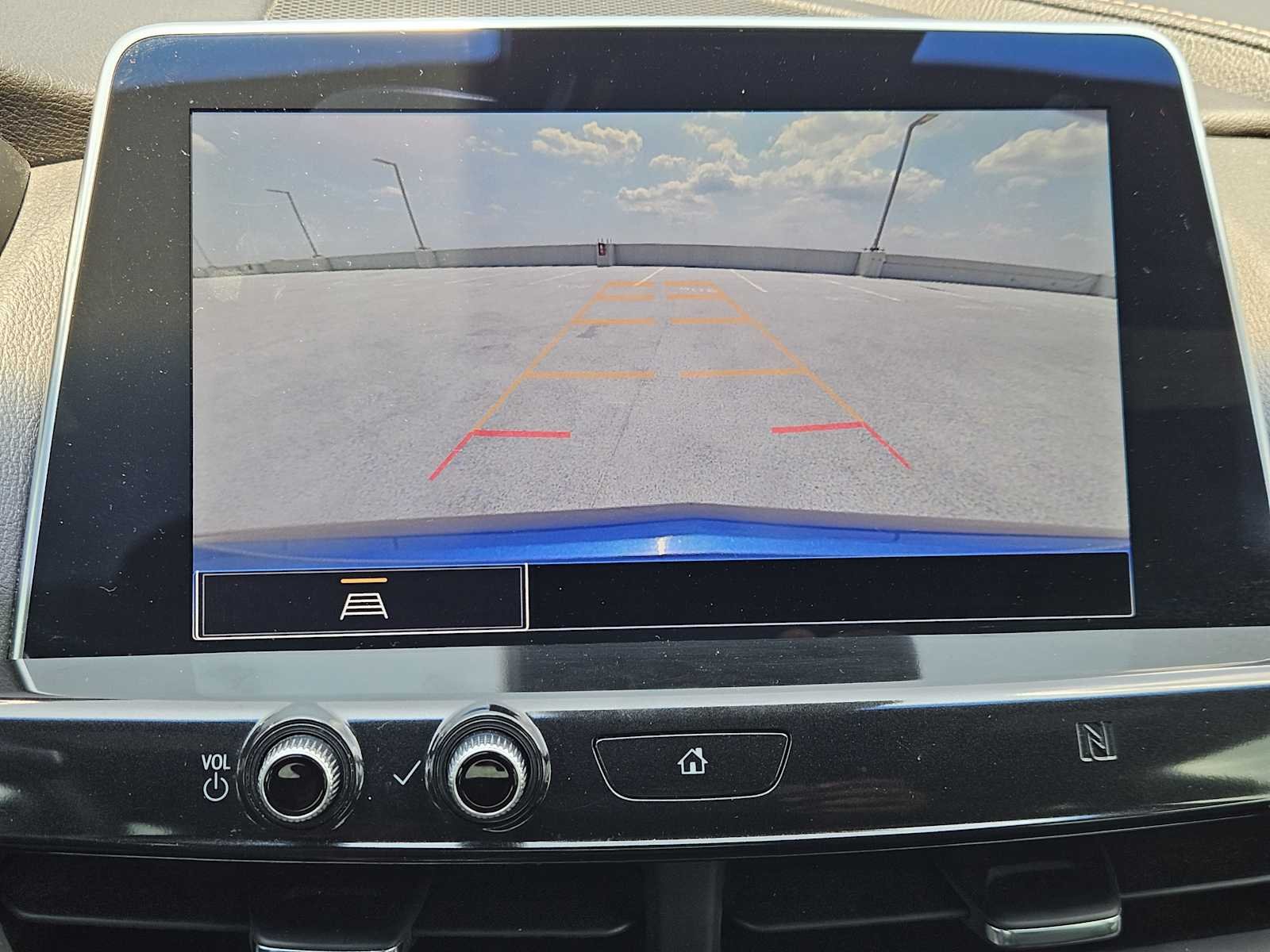 Used 2021 Wave Metallic Cadillac Sport image 17