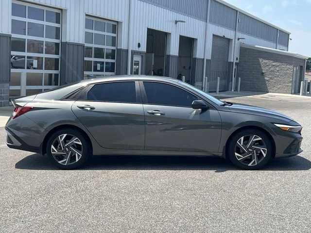 Used 2025 Gray Hyundai SEL Sport image 14