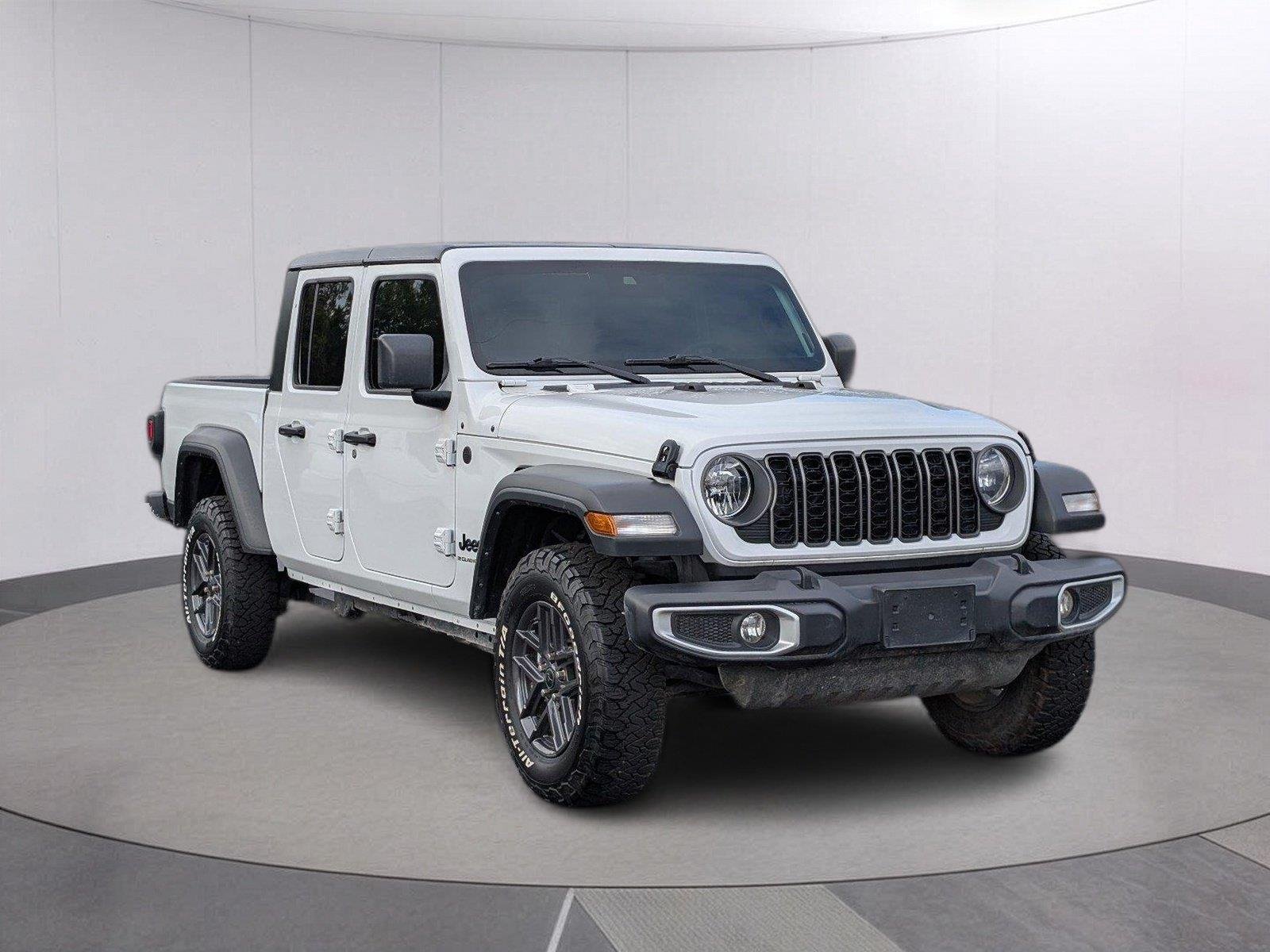 Used 2025 Bright White Clearcoat Jeep Sport S image 8