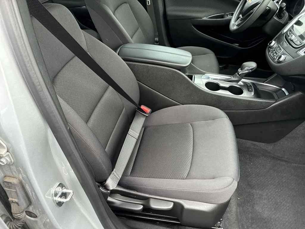 Used 2021 Silver Chevrolet LT image 20