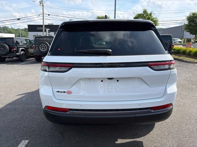 New 2026 White Jeep Altitude image 4