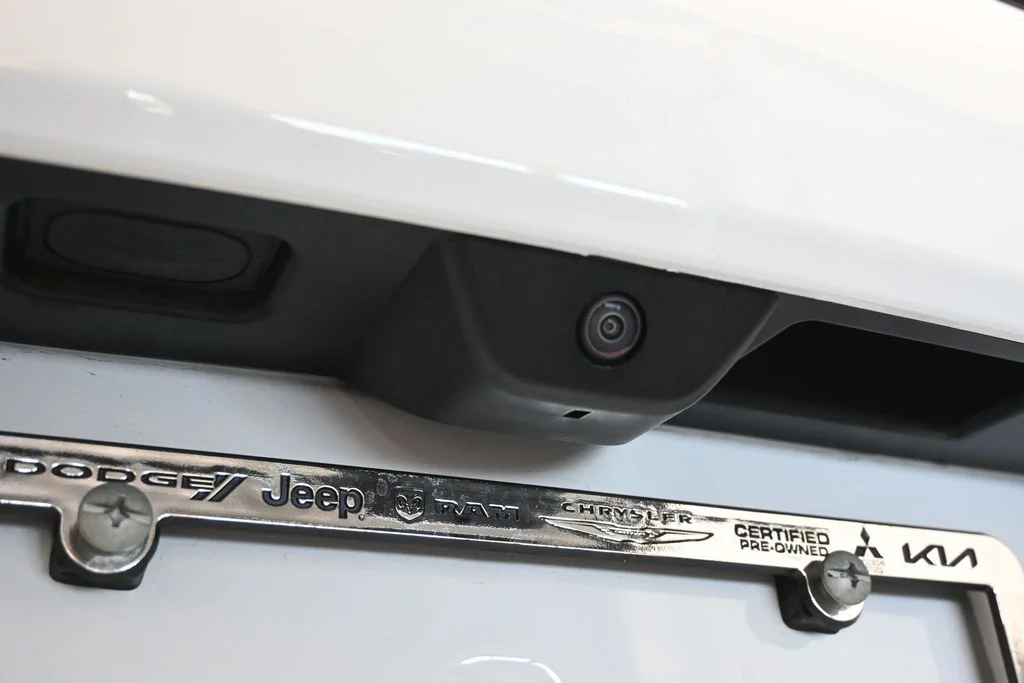 Used 2025 Bright White Clearcoat Jeep Laredo X image 30