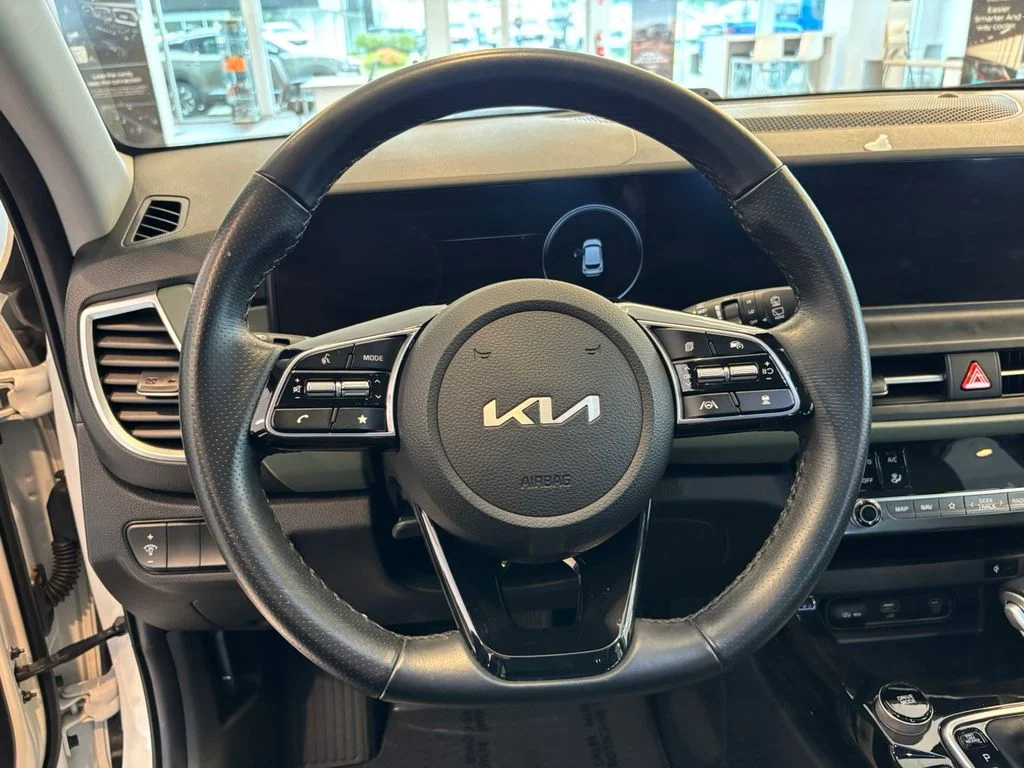 Used 2024 White Kia SX image 17