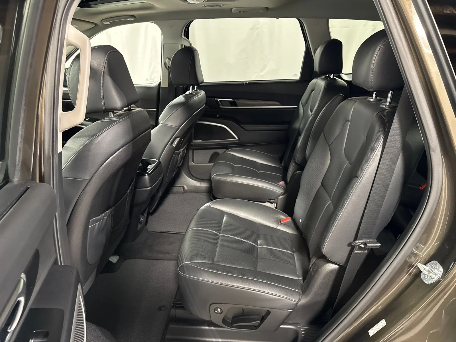 Used 2022 Green Kia EX image 5