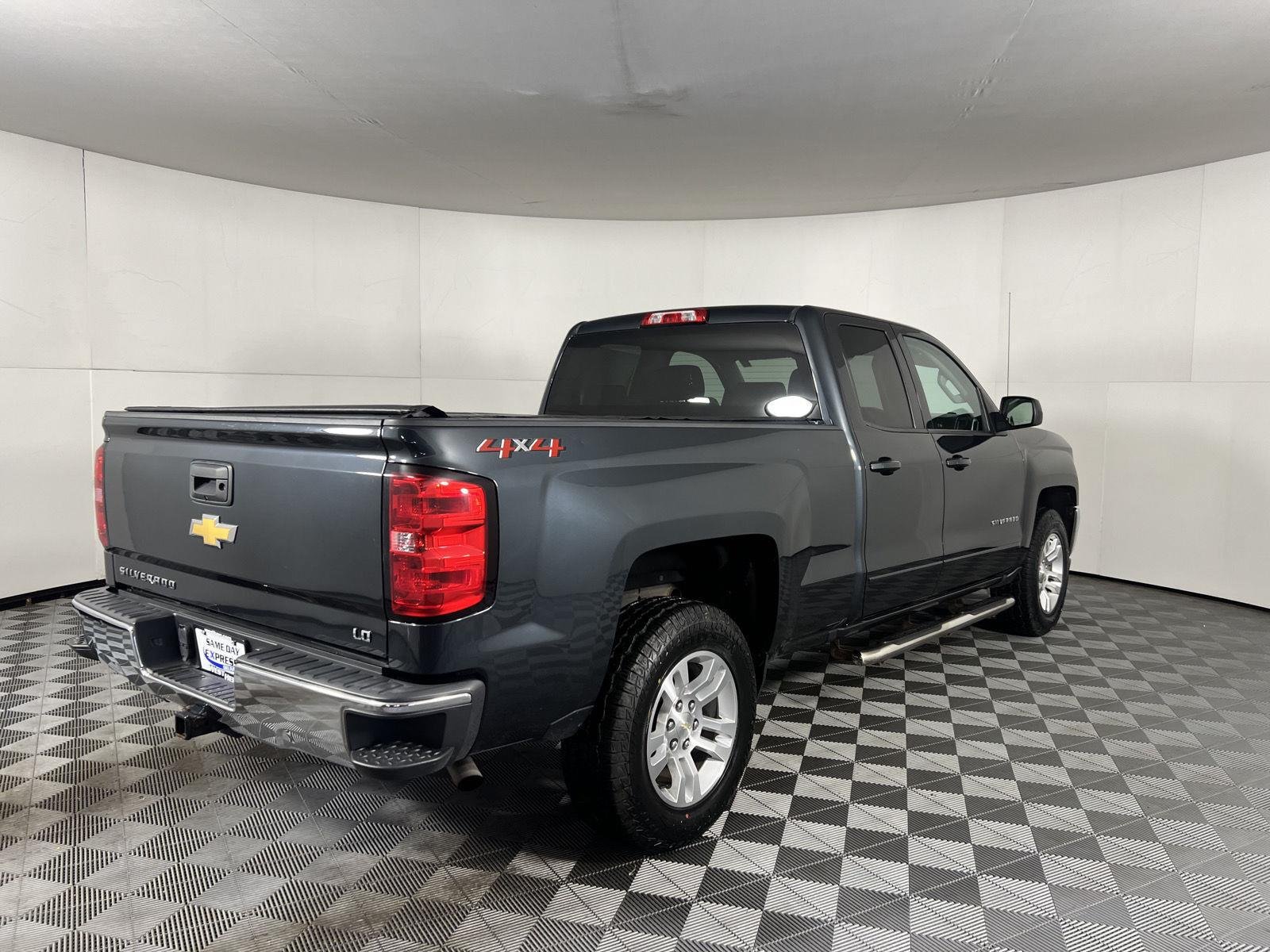 Used 2019 Graphite Metallic Chevrolet LT image 8