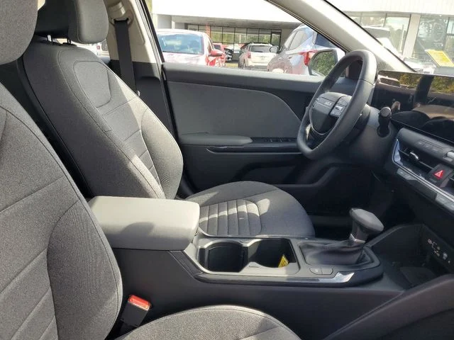 New 2025 Snow White Pearl Kia EX image 30