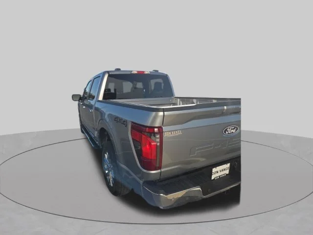 2026 Ford F-150 XLT - Photo 2