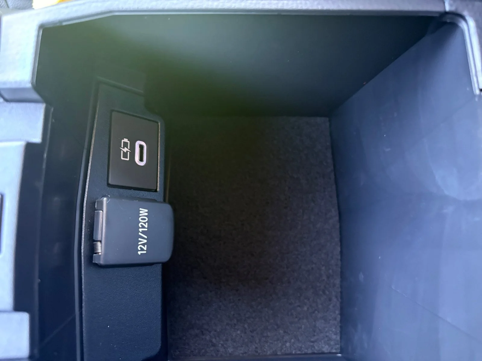 New 2026 Wind Chill Pearl <sup>1</sup> Toyota  XLE image 26