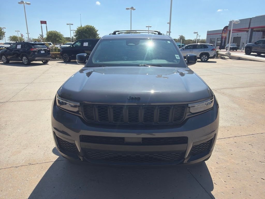 Used 2023 Gray Jeep Altitude image 2