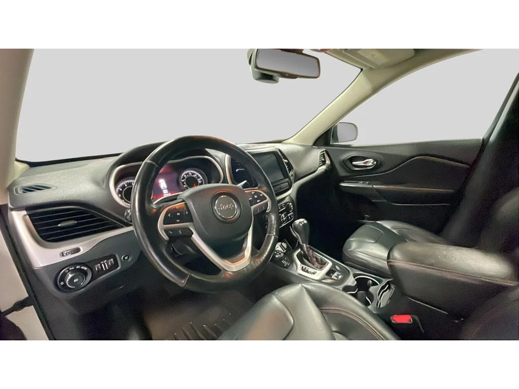Used 2016 Bright White Clearcoat Jeep Trailhawk image 11