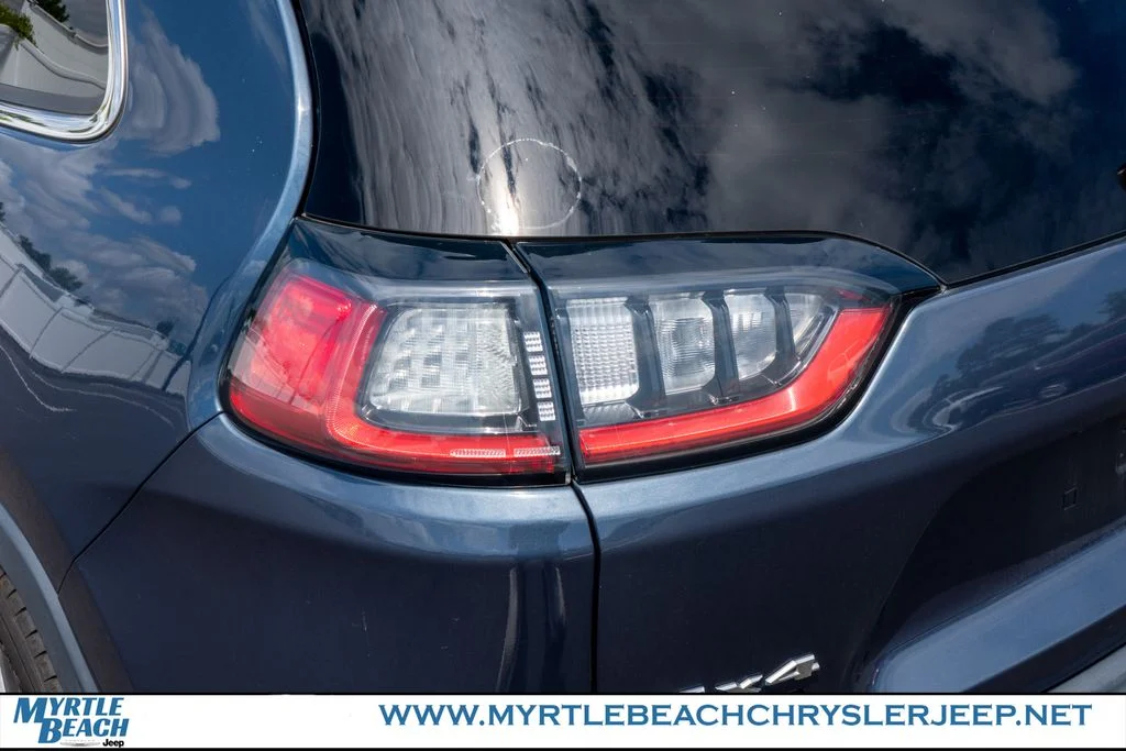 Used 2020 Slate Blue Jeep Latitude Plus image 11