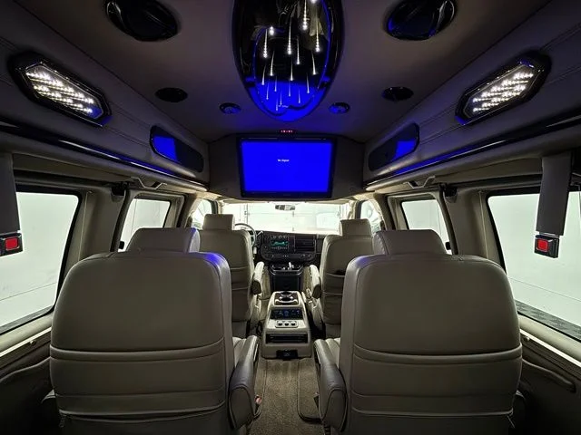 Used 2012 Special Paint GMC Explorer Limited SE image 3