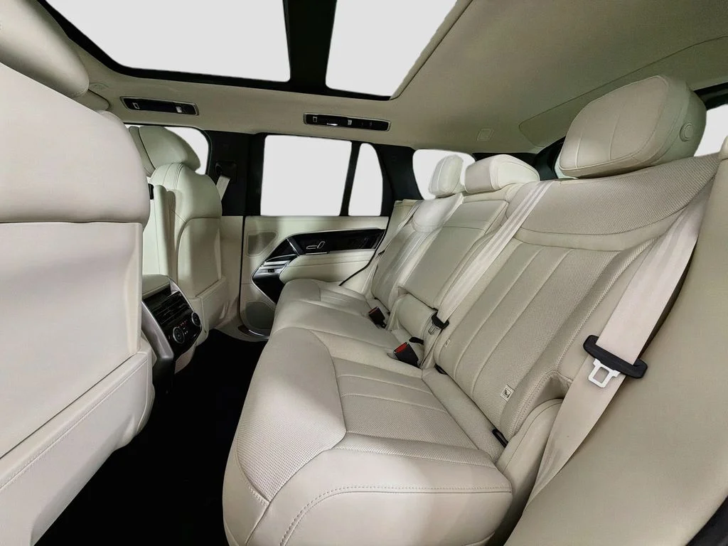 New 2026 Carpathian Gray Premium Metallic Land Rover SE image 26