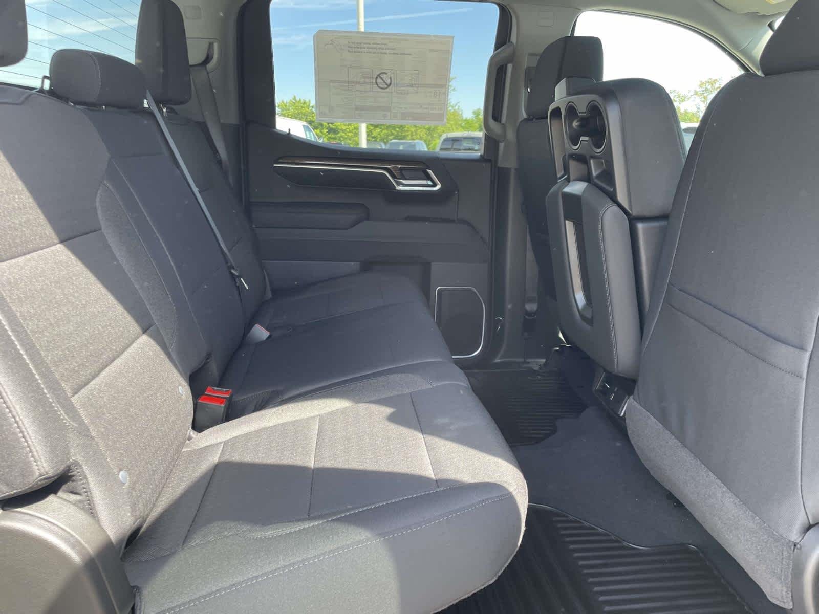 New 2026 Summit White Chevrolet LT (2FL) image 18