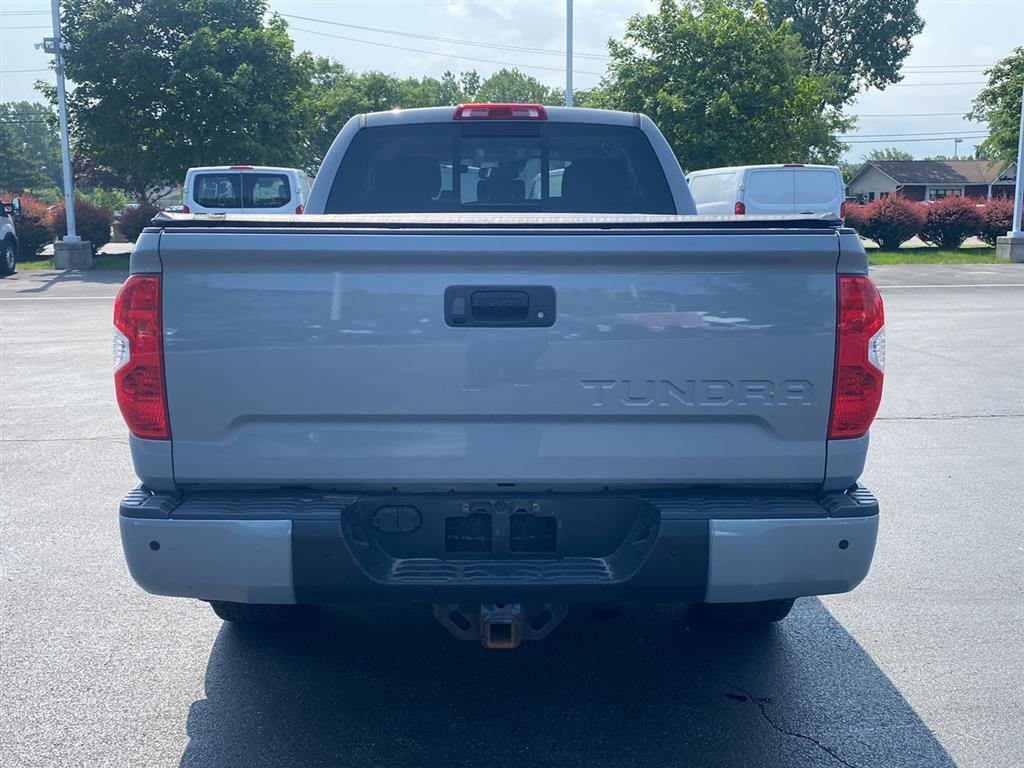 Used 2019 Cement Toyota SR5 image 9