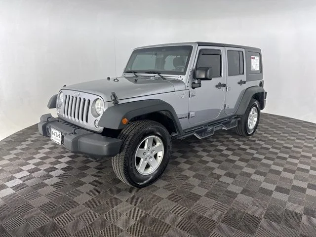 Used 2014 Silver Jeep Unlimited Sport image 5