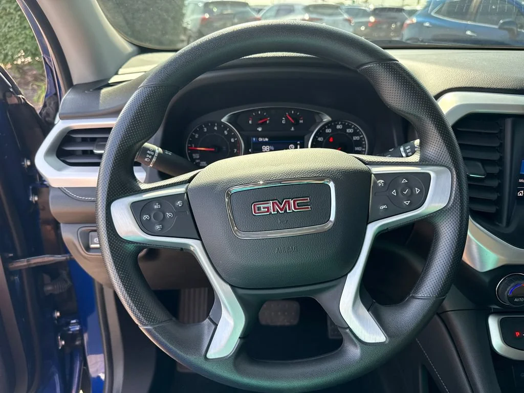 2023 GMC Acadia SLE - Photo 18