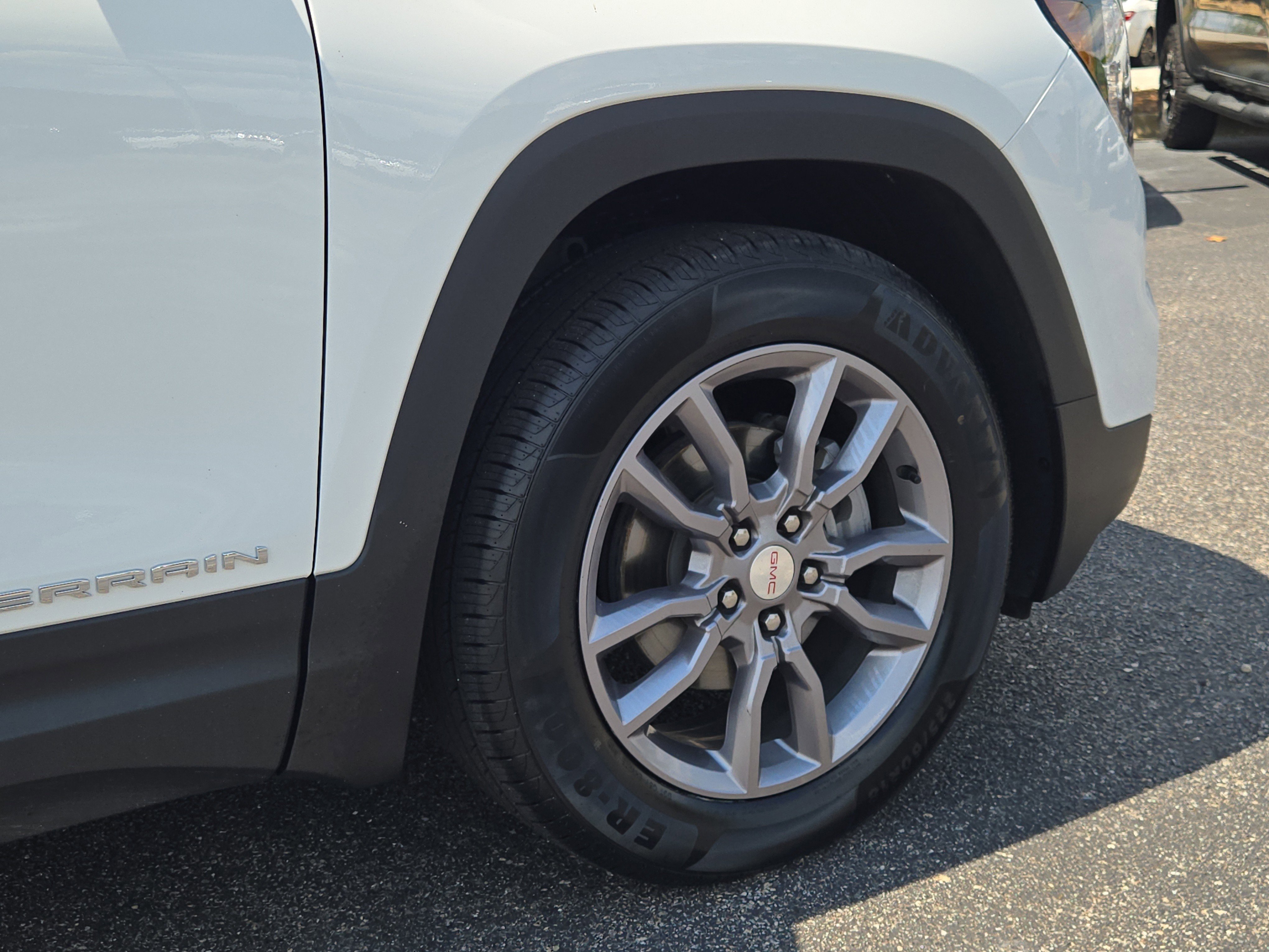 2024 GMC Terrain SLT - Photo 10