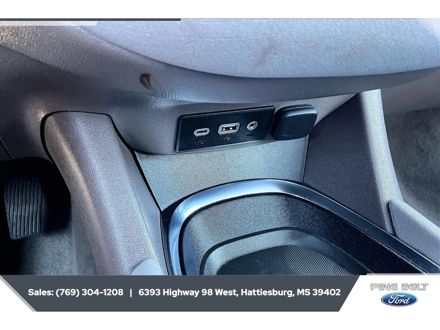 Used 2024 Lakeshore Blue Metallic Chevrolet LT image 23