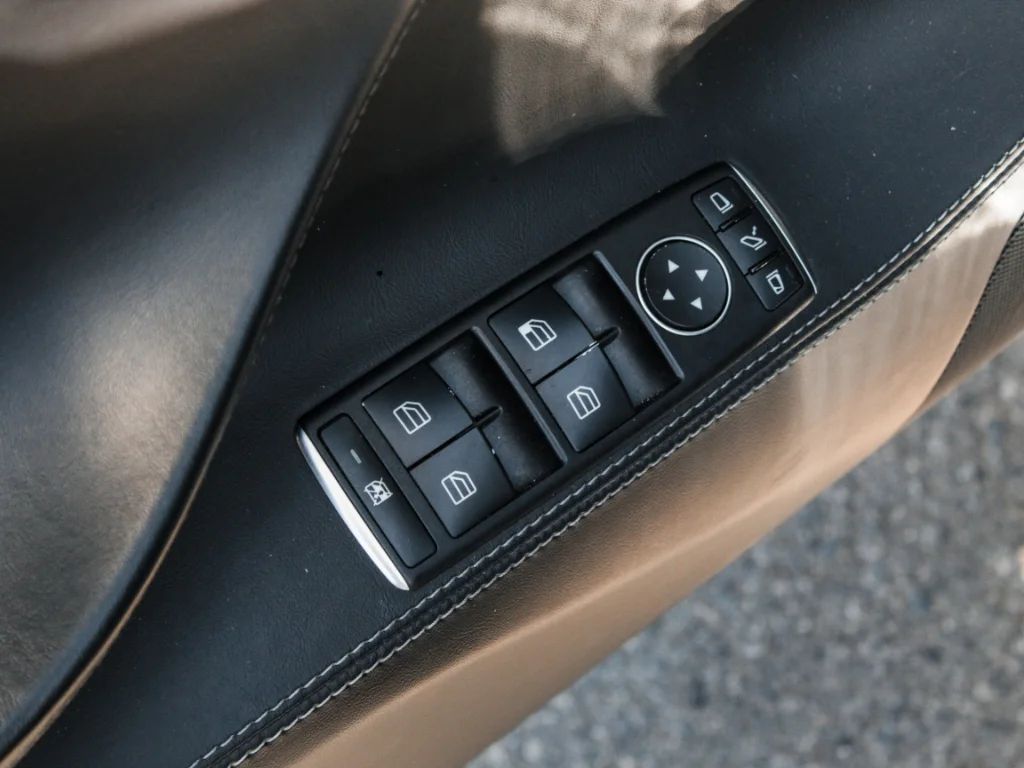 Used 2018 Solid Black Tesla P100D image 9