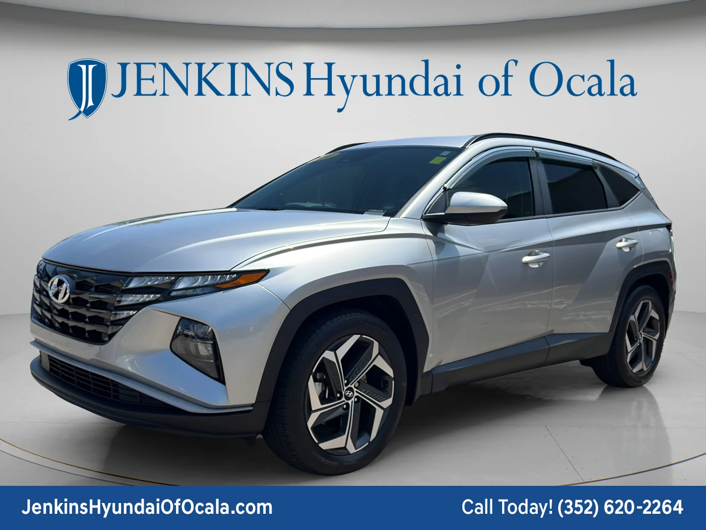 Used 2024 Shimmering Silver Hyundai SEL image 7