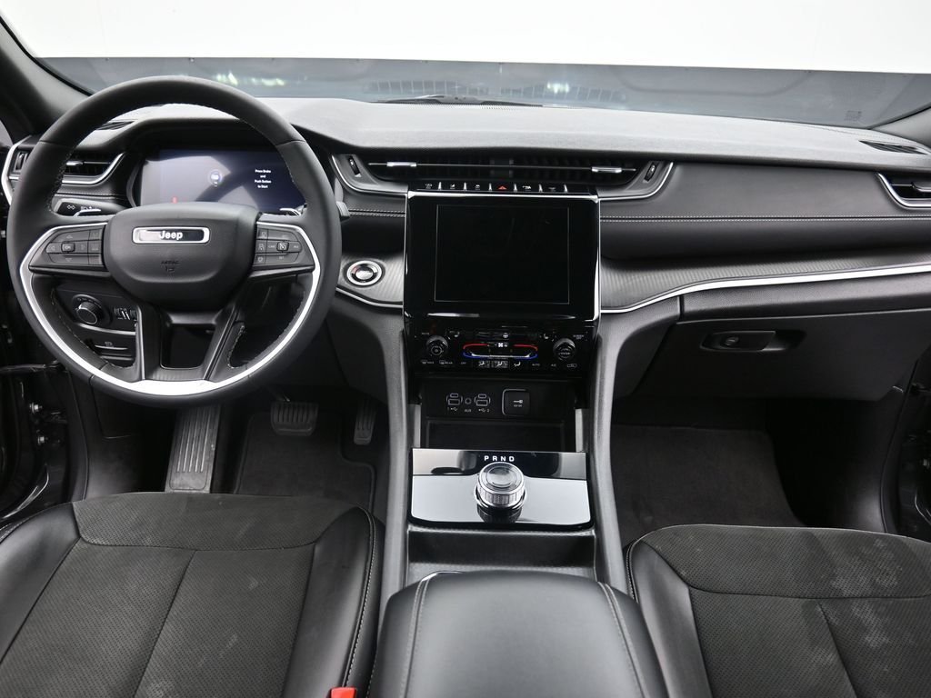 Used 2024 Gray Jeep Altitude image 12