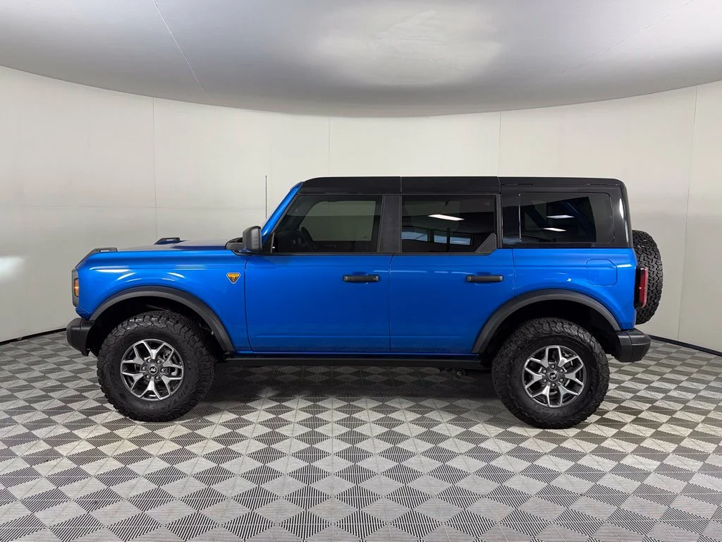 Certified Used 2025 Blue Ford Badlands image 10