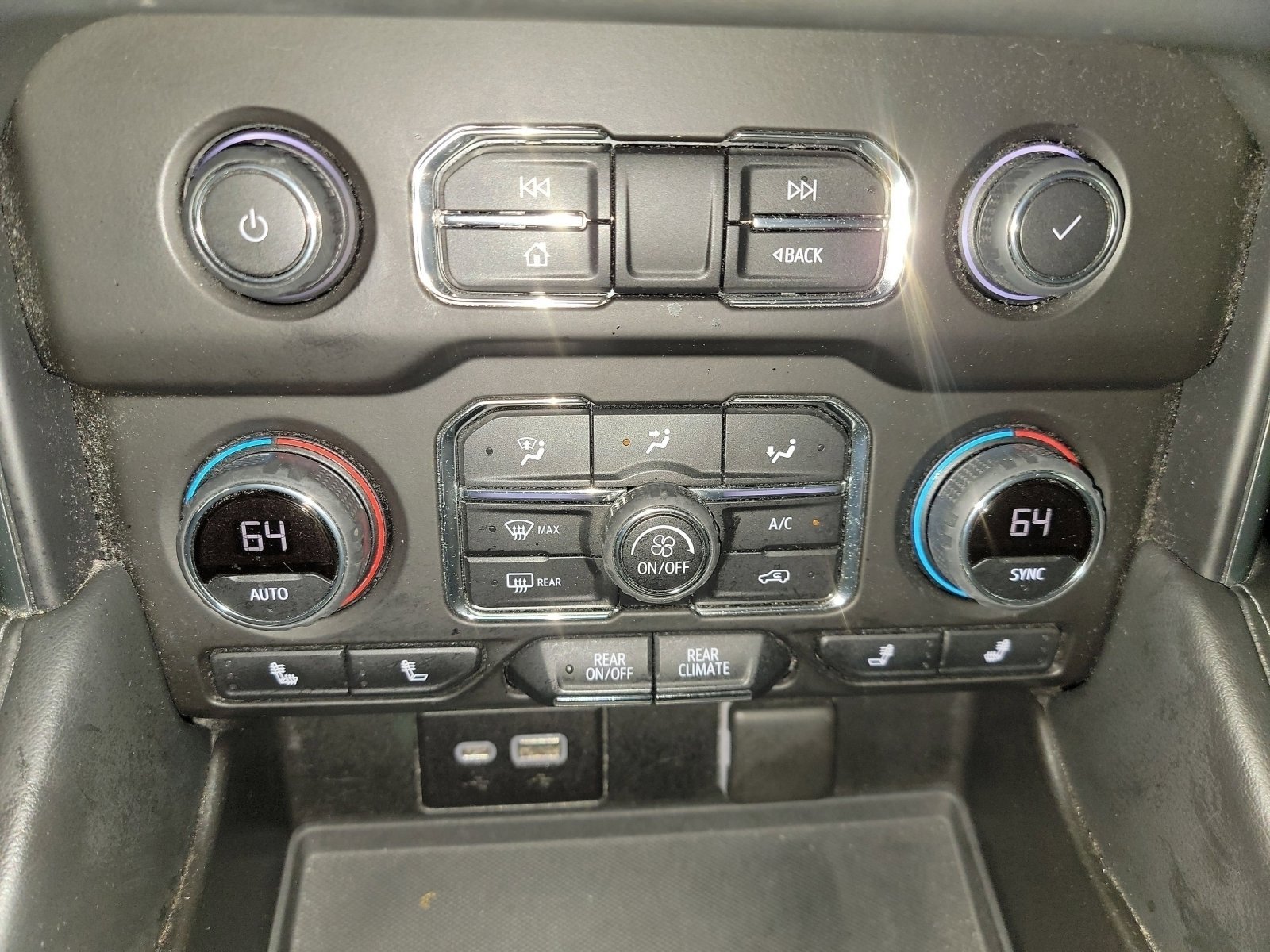 Used 2022 Summit White Chevrolet Z71 image 20