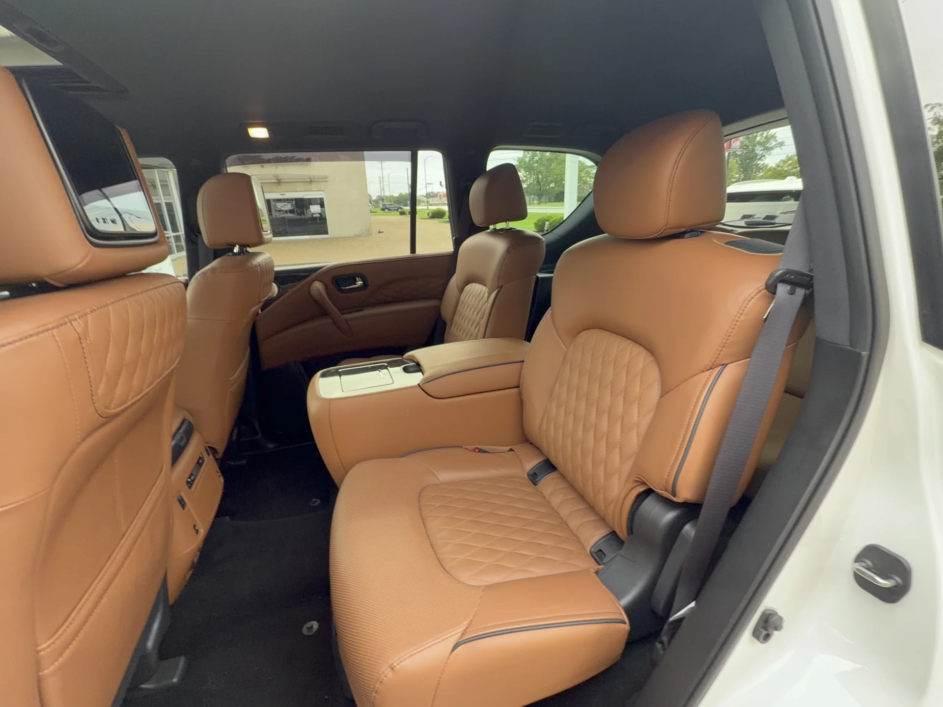 Used 2023 Moonstone White INFINITI Sensory image 26