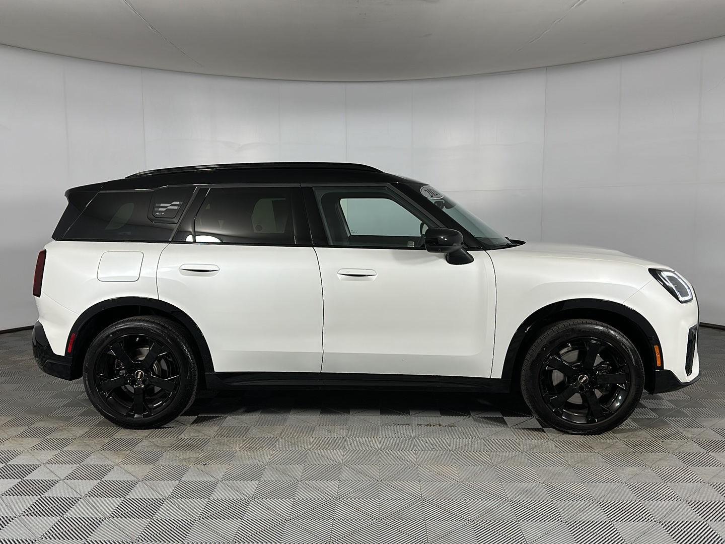 Used 2027 Nanuq White Metallic MINI S image 27
