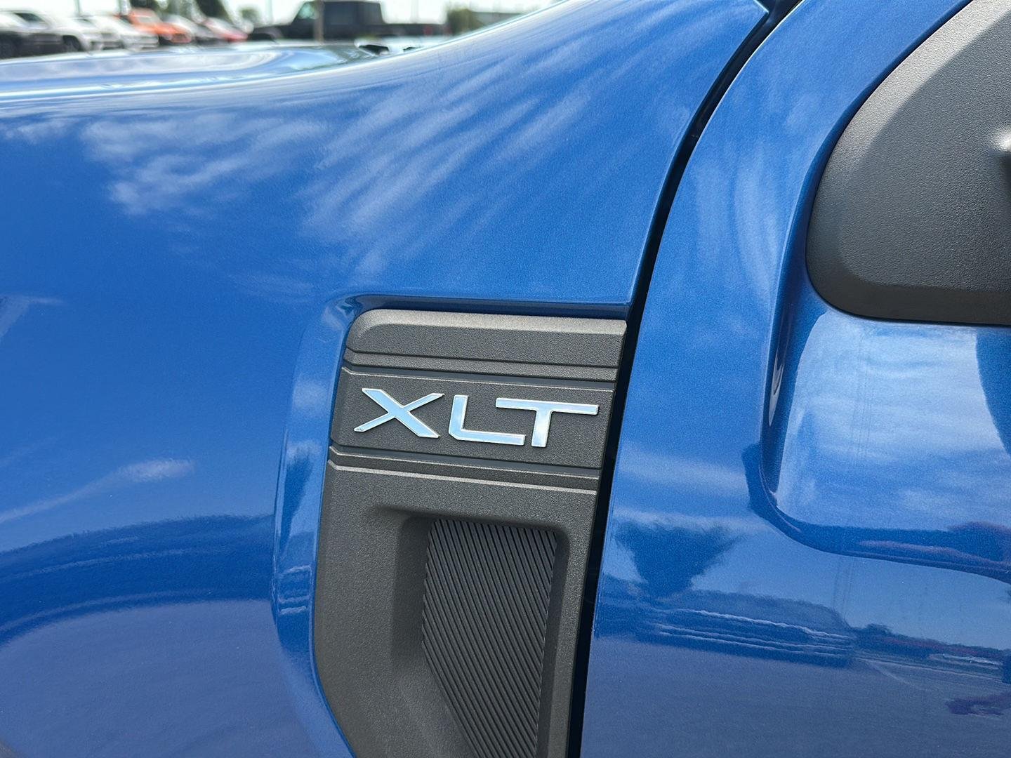 Used 2024 Atlas Blue Metallic Ford XLT image 8