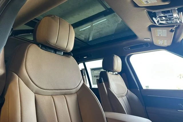 New 2026 Belgravia Green Land Rover SE image 16