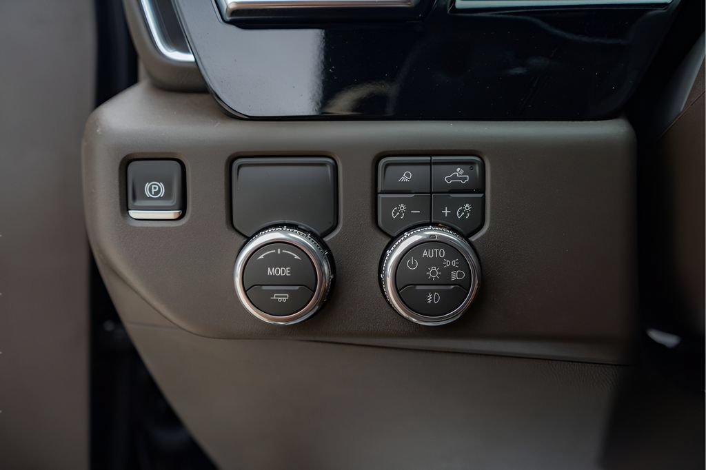 2026 GMC Sierra 1500 SLT - Photo 18