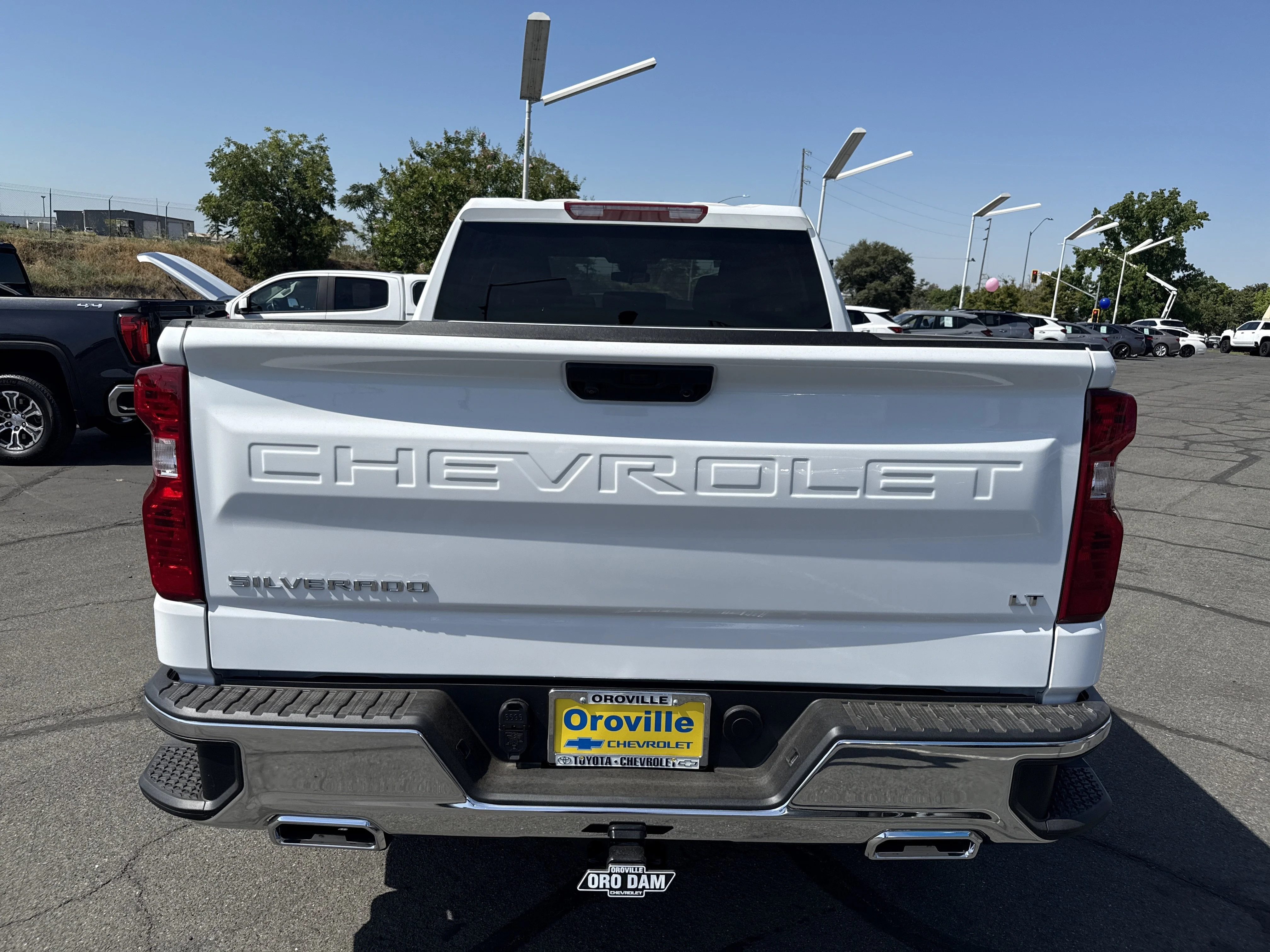 New 2026 Summit White Chevrolet LT image 4