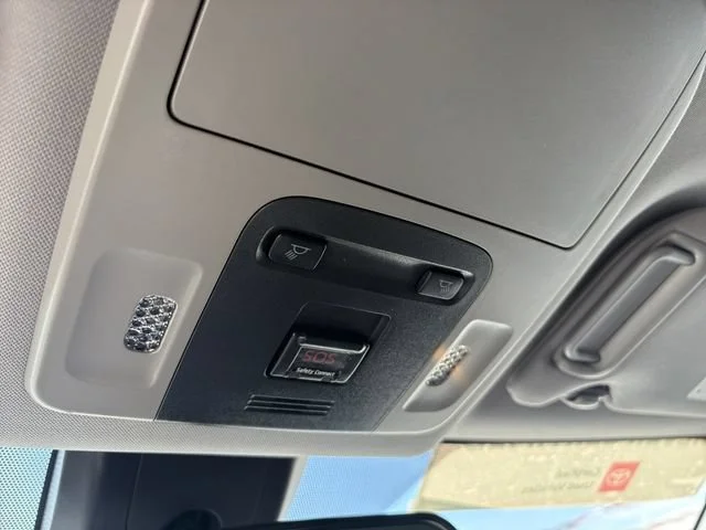 Used 2019 White Toyota SE image 23